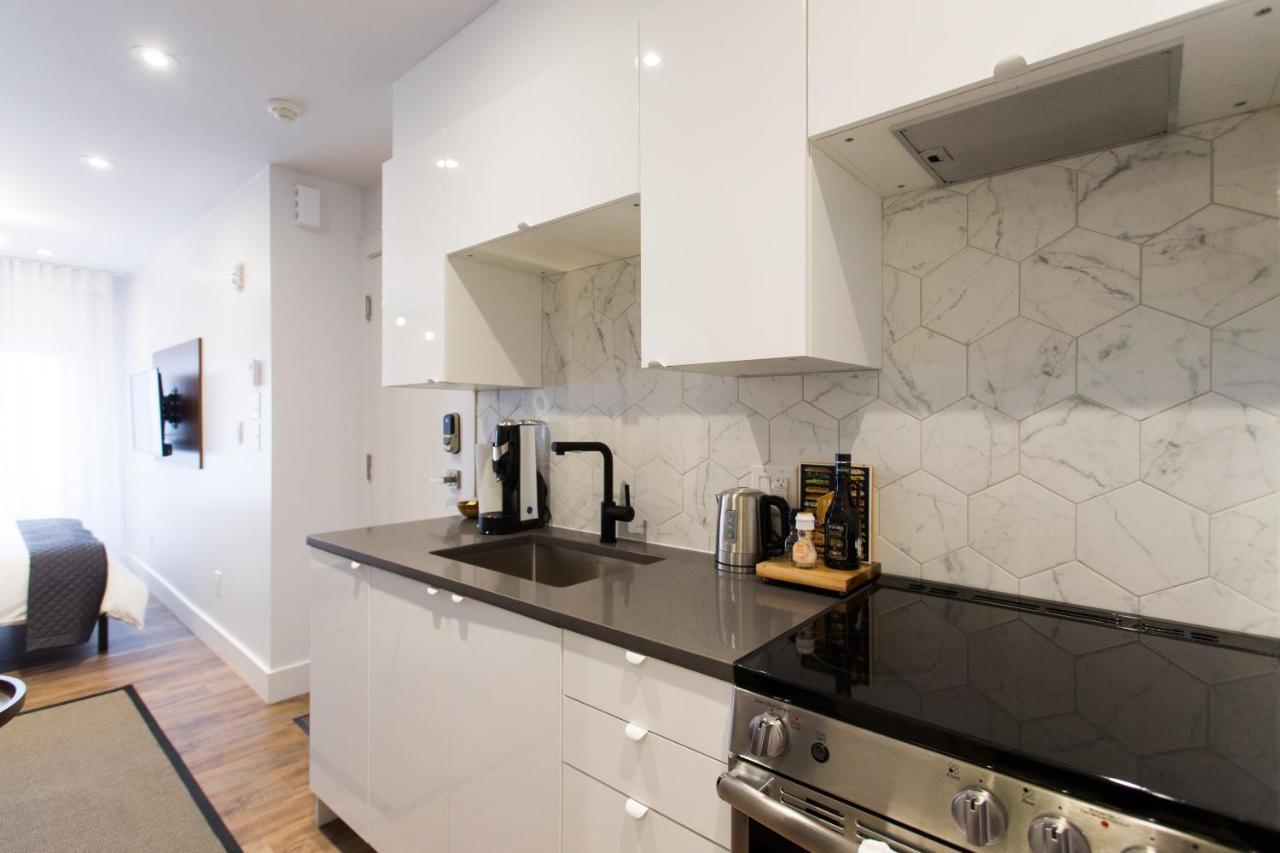 Blue Oasis Studio With Full Kitchen And Bath By Den Stays Montréal Kültér fotó