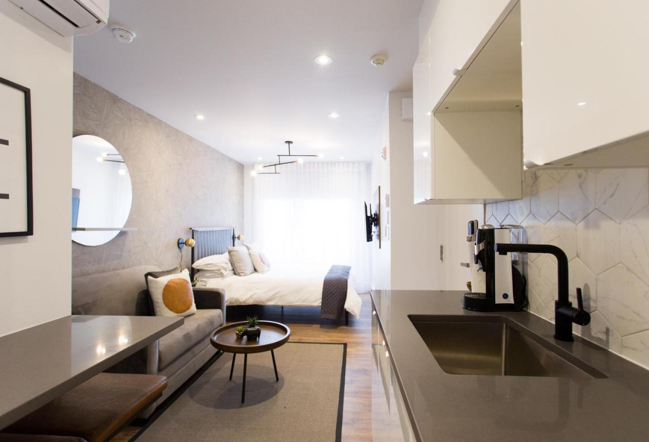 Blue Oasis Studio With Full Kitchen And Bath By Den Stays Montréal Kültér fotó